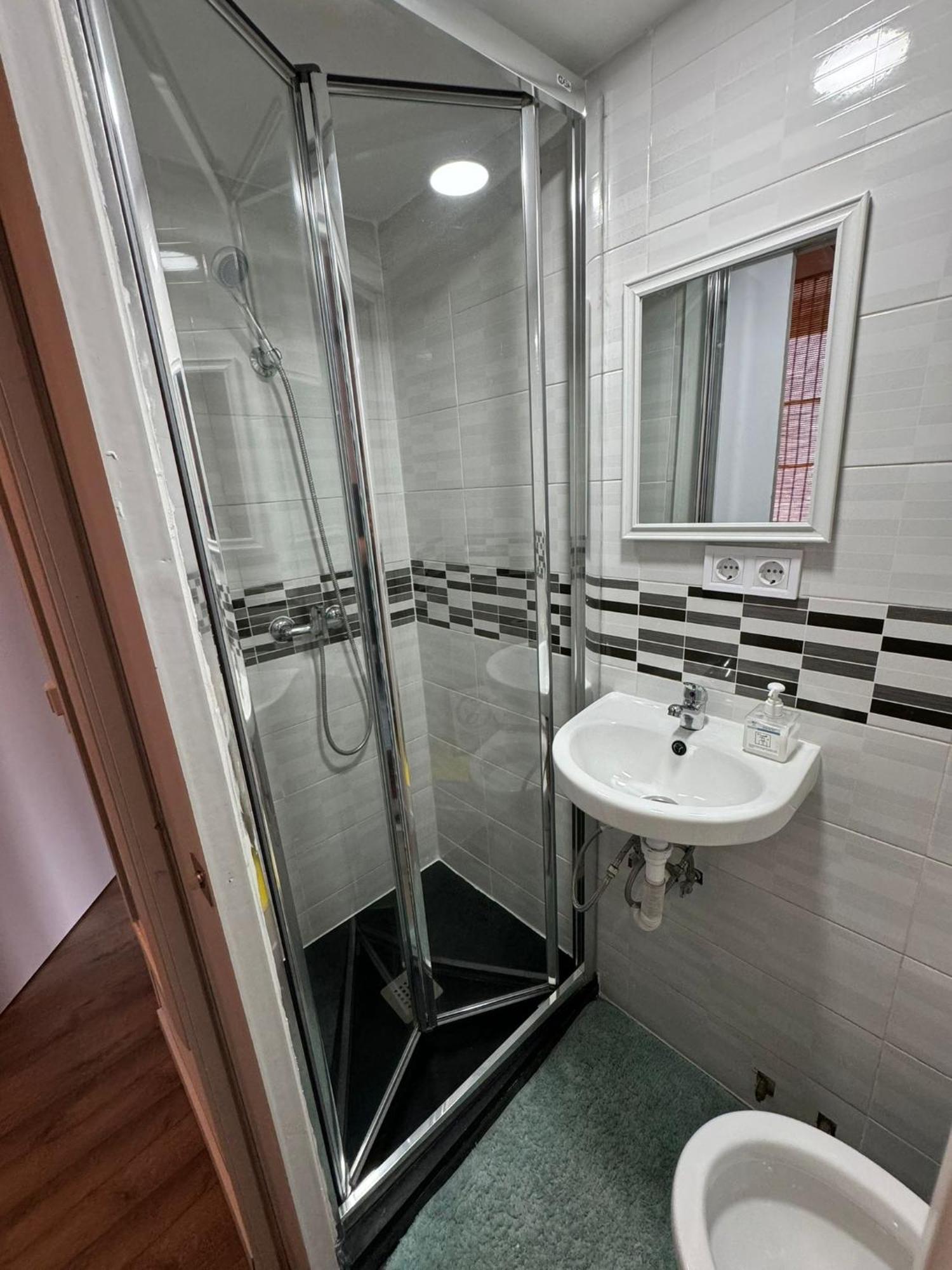 Alanta Apartments Madrid Bagian luar foto