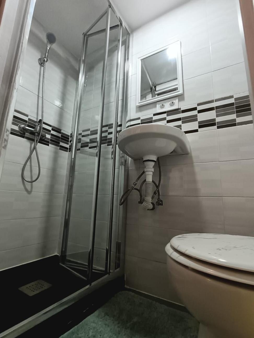 Alanta Apartments Madrid Bagian luar foto