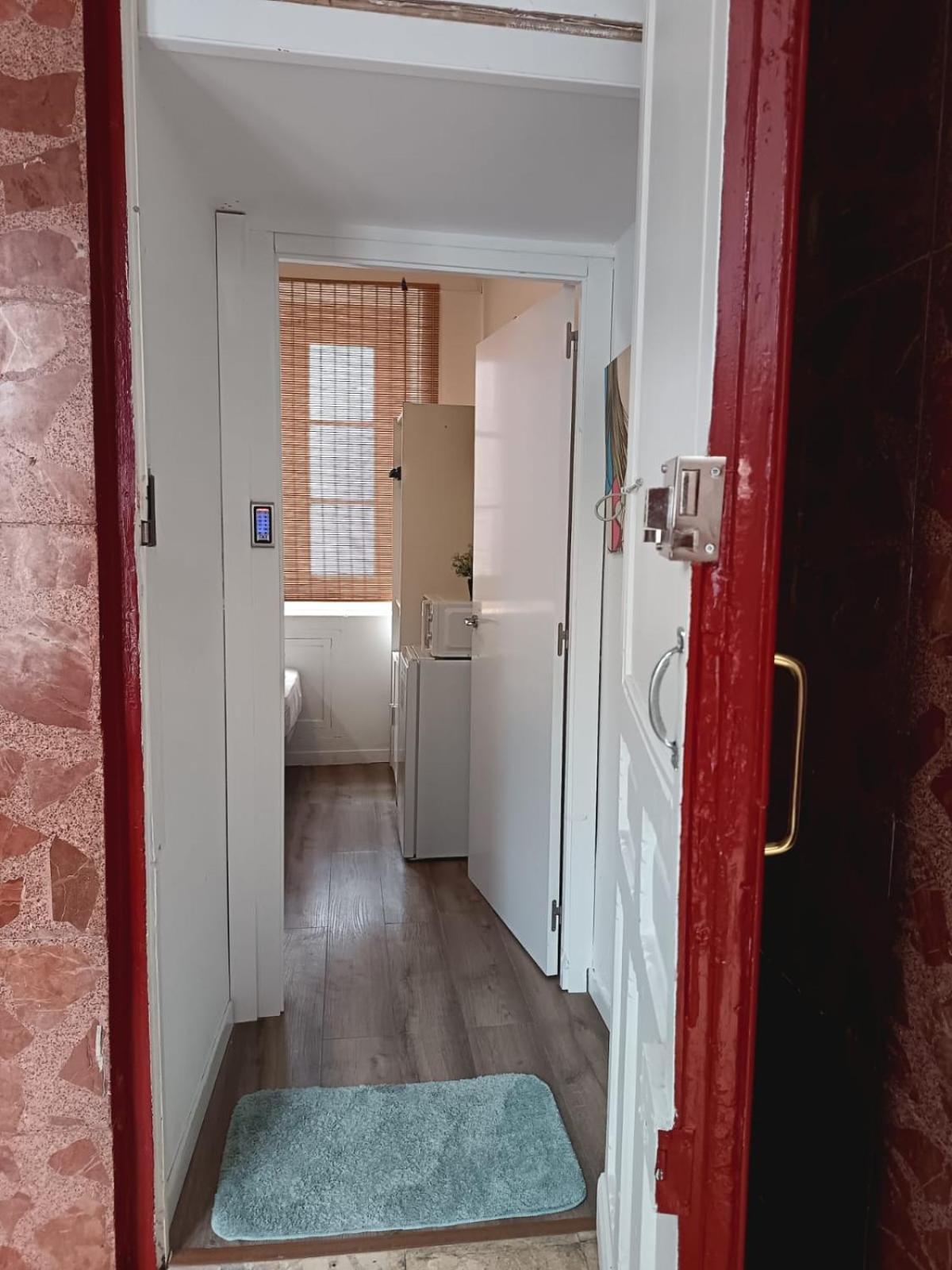 Alanta Apartments Madrid Bagian luar foto