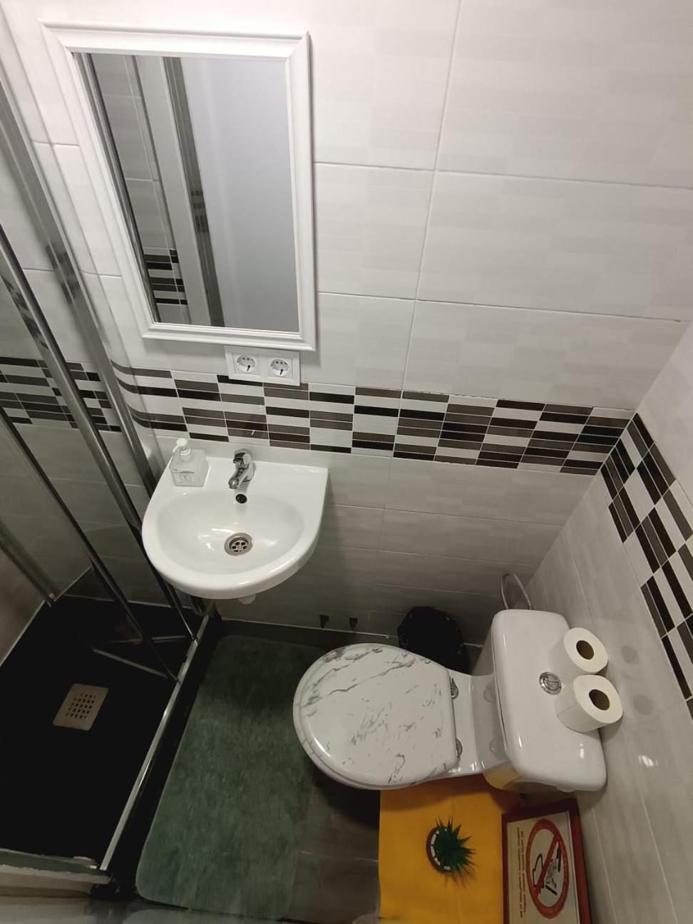 Alanta Apartments Madrid Bagian luar foto